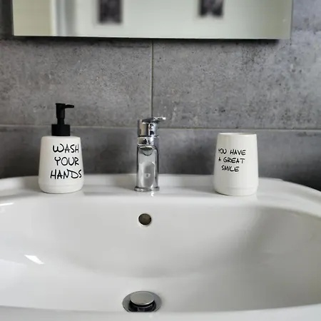 L&c Hideaway Apartman Sestu